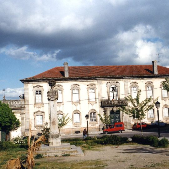 Palácio dos Condes de Anadia, constituído pelo palácio, jardins, quinta e mata anexa