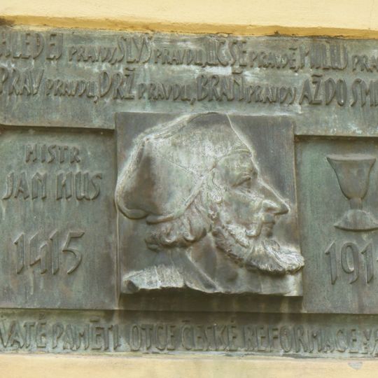 Pamětní deska Jana Husa na kostele svatého Klimenta v Praze