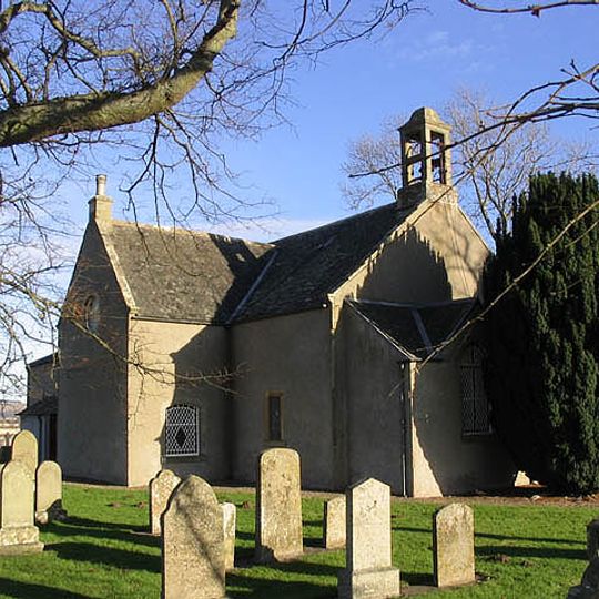 Crailing Parish Church, Churchyard