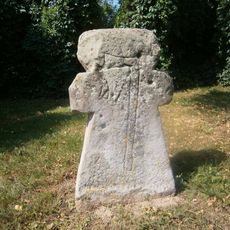 Smírčí kříž v Medlově v parku