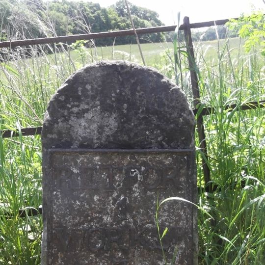 Milestone, Babworth Road, E of Haygarth Manor, between Retford and Babworth cross roads