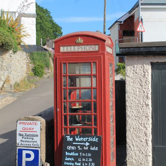 K6 Telephone Kiosk, Flushing Quay
