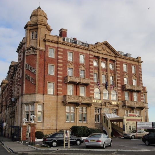 Queens Hotel