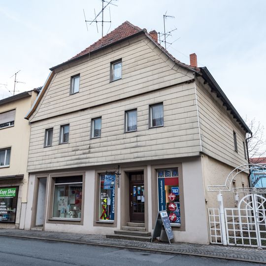 Wohn- und Geschäftshaus