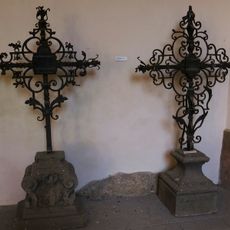 Dva náhrobní kříže rodiny Engelthalerovy, z Kralovic