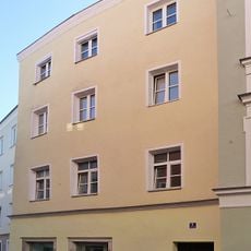 Wohn- und Geschäftshaus