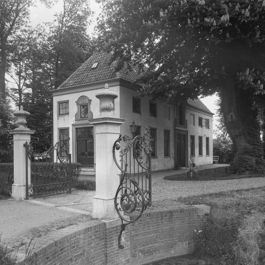 Queekhoven: tuinmanswoning