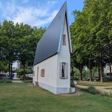 Narrow House