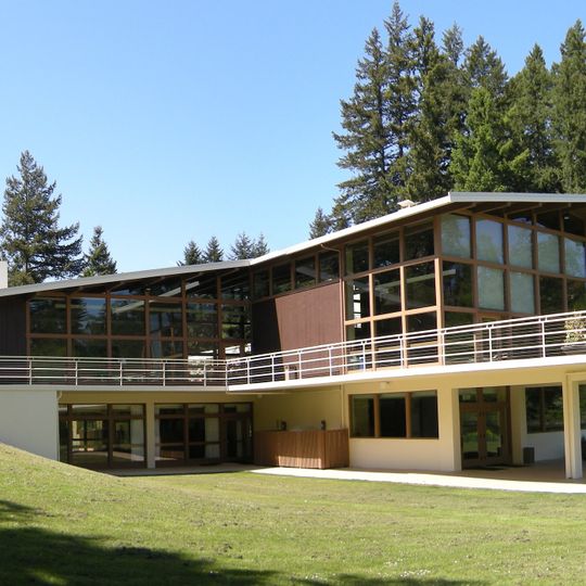 Gaffney's Lake Wilderness Lodge