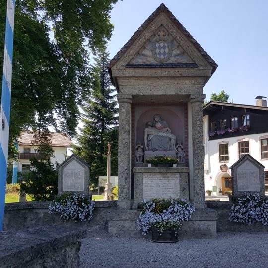 Kriegerdenkmal, zur Erinnerung an die Gefallenen des Krieges von 1870/71 und des Ersten Weltkriegs