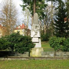 Pomník osvobození v parku v Děčínské ulici v Benešově nad Ploučnicí