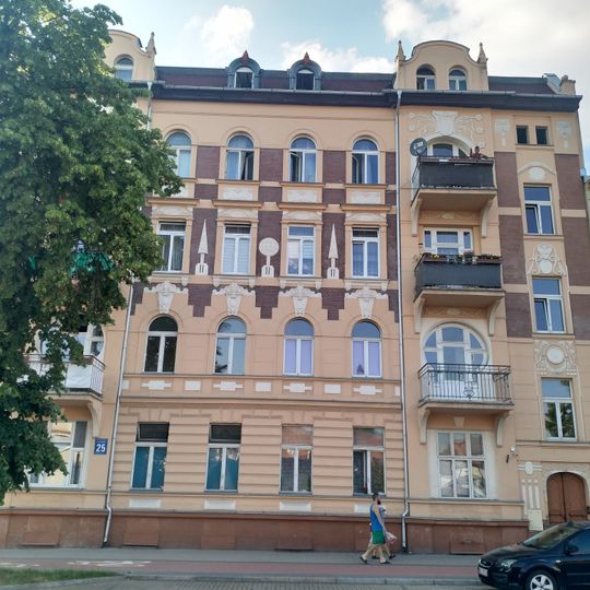 Mietshaus in der Armii Krajowej Straße 25 in Ełk