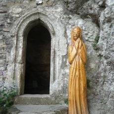 Benediktínsky, jezuitský klášt. , jaskyňa s portálom