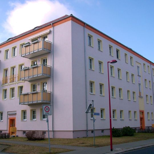 Mehrfamilienhaus der Wohnanlage Bahnhofsvorstadt August-Bebel-Straße 18a, 18b, 18c