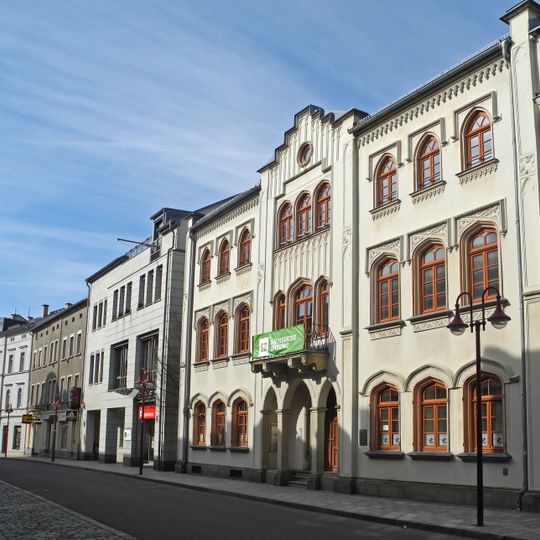Wohnhaus eines Webrahmenfabrikanten in geschlossener Bebauung, in Ecklage Schandauer Straße 4
