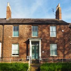 6, Bishopgate Street