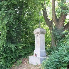 Kříž na rozcestí ve východní části Častolovic