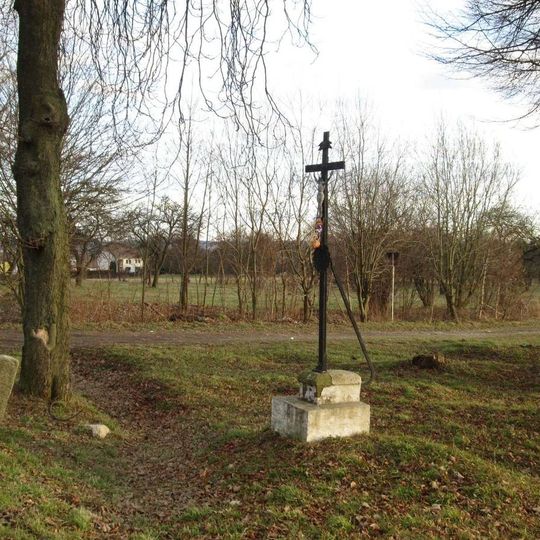 Kříž severozápadně od Pacova