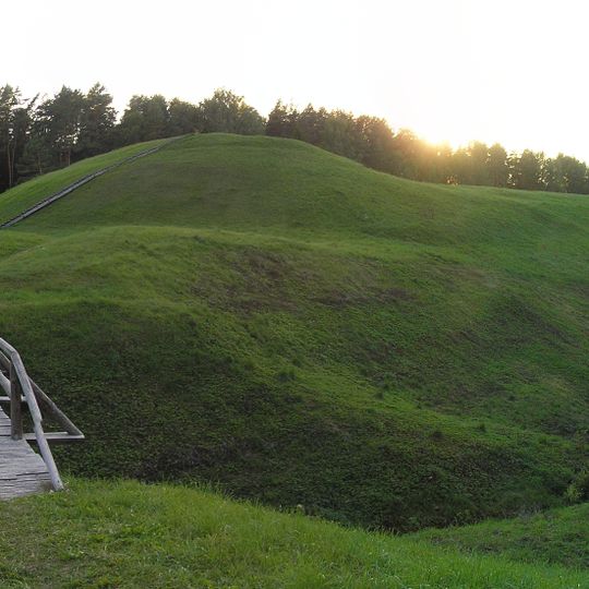 Šeimyniškėliai hillfort
