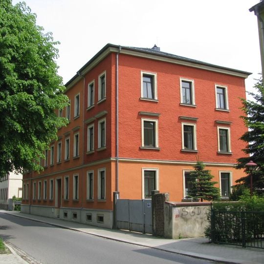 Wohnhaus in offener Bebauung Kirchstraße 38