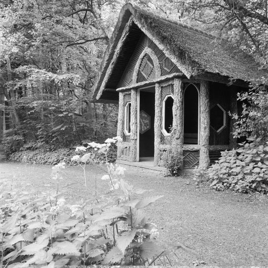Elswout garden folly