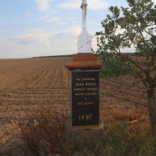 Kříž u cesty východně od Rapotic