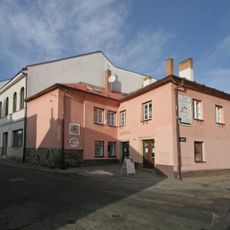 Městský dům čp. 105 se zbytkem městské brány