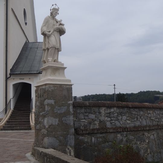 Ehem. Friedhof mit Stiegenanlage, Ummauerung und integr. Figurenbildstock hl. Johannes Nepomuk