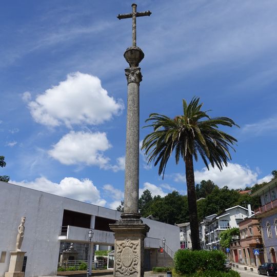 Wayside cross of republic square
