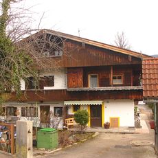 Mehrfamilienhaus