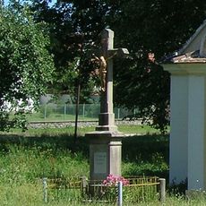 Kříž u kaple sv. Cyrila a Metoděje v Bonově