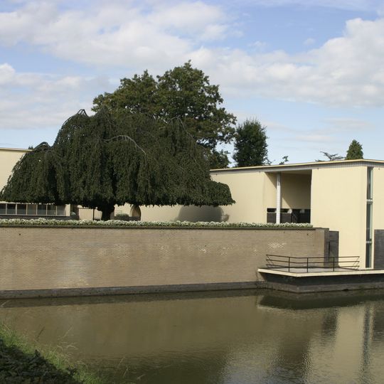 Noorderbegraafplaats: aulagebouw met poort