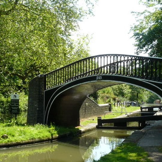 Oxford Canal Roving Bridge At Isis Lock