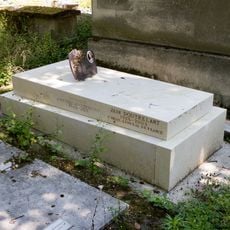 Grave of Doutrelant-Benezit