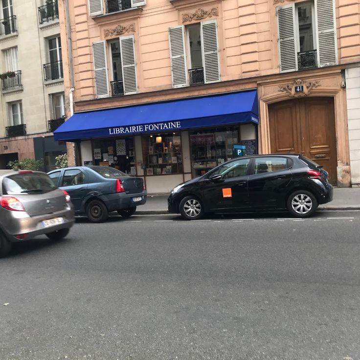 Fontaine Auteuil Bookstore