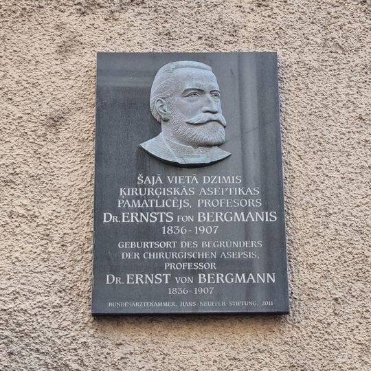 Commemorative plaque to Ernst von Bergmann