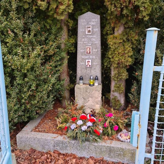 Pomník padlým ve II. světové válce v Bzové