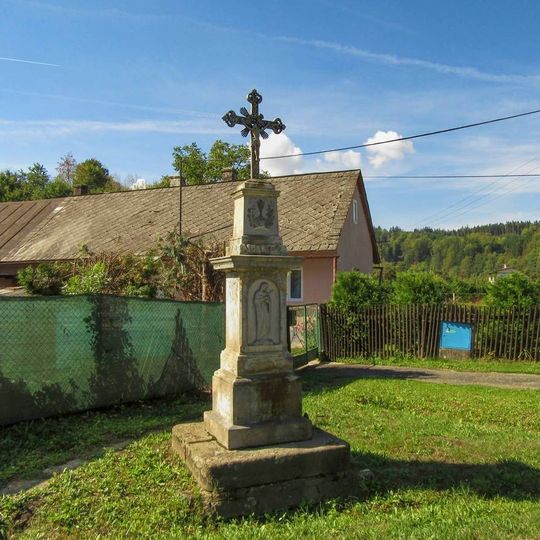 Kříž v Lupěném na severním okraji