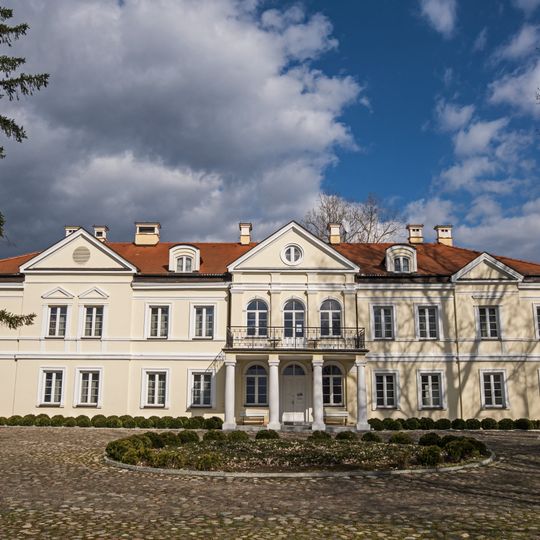 Palace in Sobienie Szlacheckie