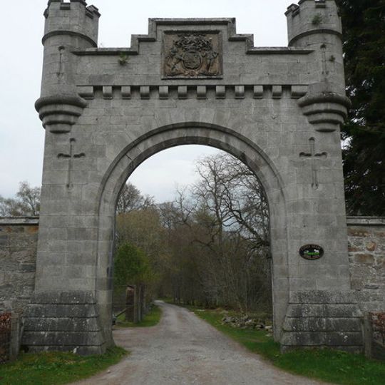Castle Grant, North Lodge, Entrance Arch