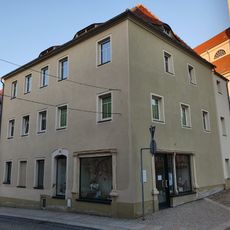 Wohnhaus mit Laden in geschlossener Bebauung und Ecklage Kirchstraße 2