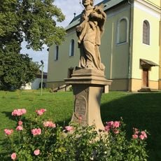 Socha svatého Jana Nepomuckého u kostela sv. Vavřince