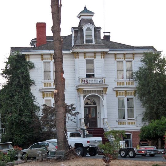 Bernardo Fernandez House