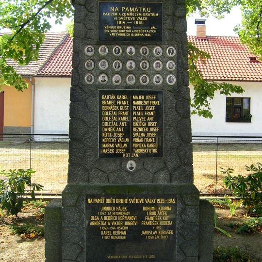 Pomník padlým v Netvořicích