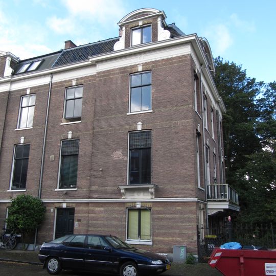 Huis met classicistische kenmerken