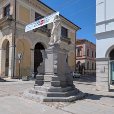 Statue