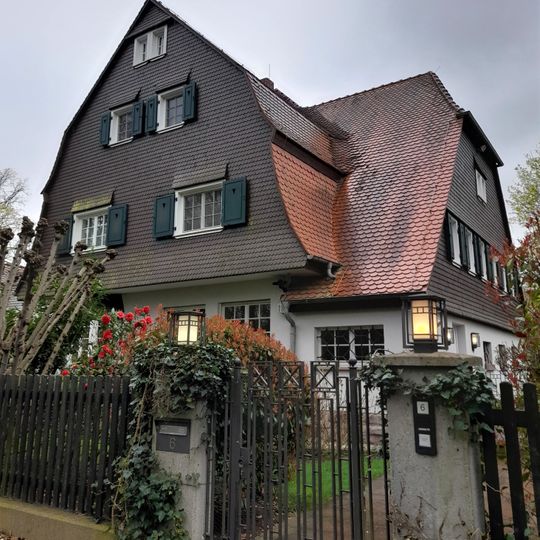 Haus Hengstbachanlage 6