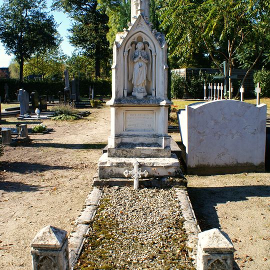 Begraafplaats Elisabethstraat: grafmonument van gebroeders Franciscus en Johannus Jonkers