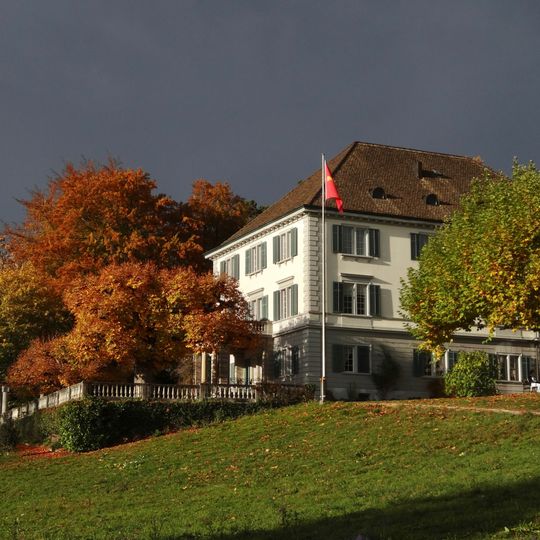 Landhaus Wangensbach mit Oekonomiegbäude und Gewölbekeller, Altersheim
