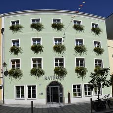 Ehemaliger Gasthof zum goldenen Hirschen, jetzt Rathaus